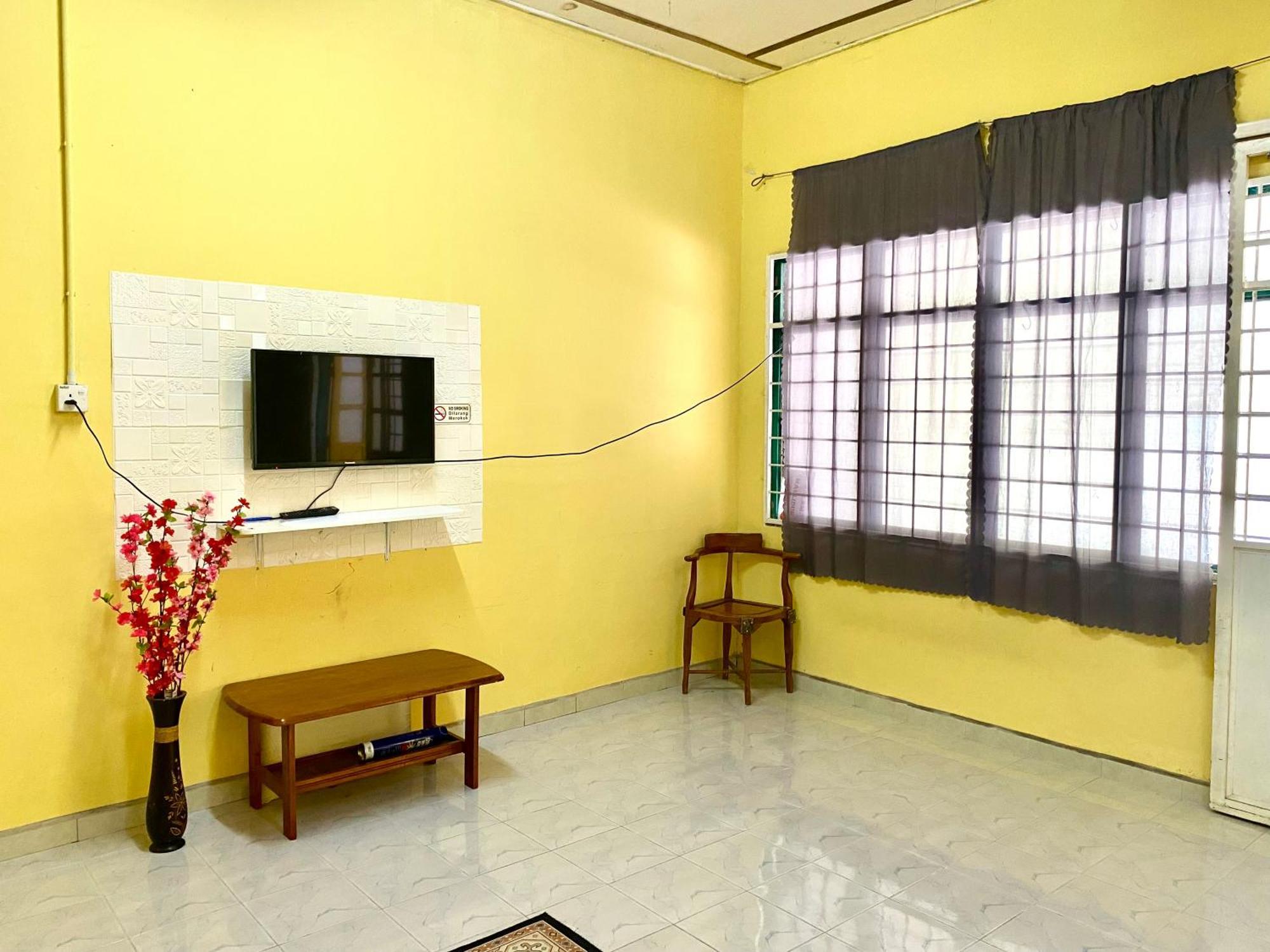 Umi Homestay Batu Buruk Куала-Тренгану Екстер'єр фото